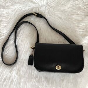 VINTAGE COACH NYC Black Pocket Purse 70s-80s Retro Shoulder Bag Crossbody USA